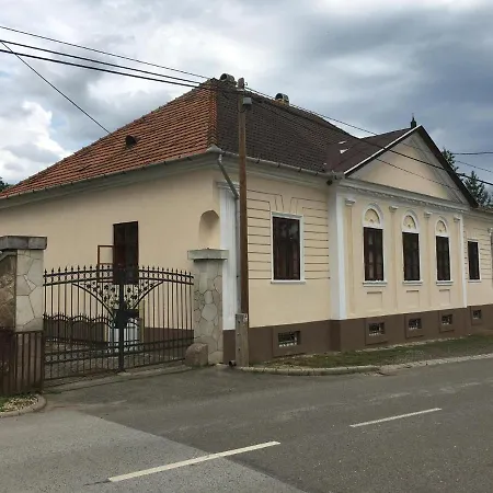 Kiraly Panzio Tolcsva