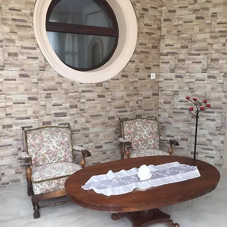 Bed & Breakfast Kiraly Panzio