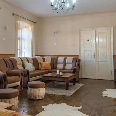 Tolcsvai Fogado Bed & Breakfast