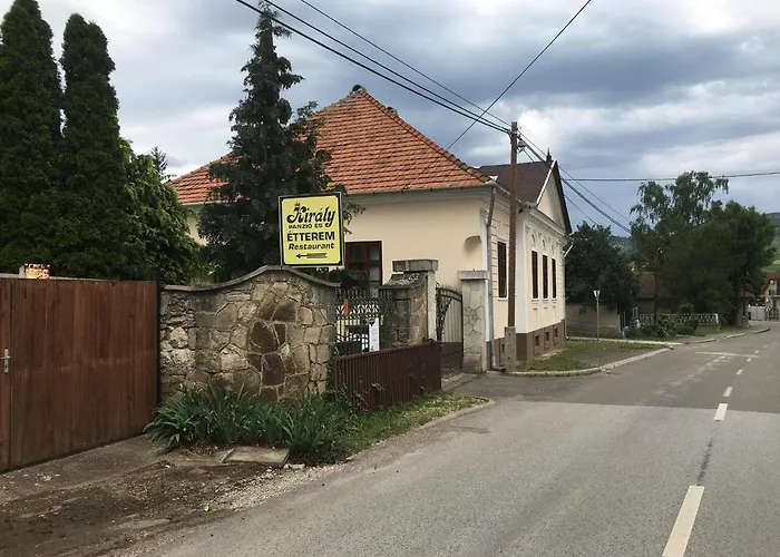 Bed & Breakfast Kiraly Panzio 3*