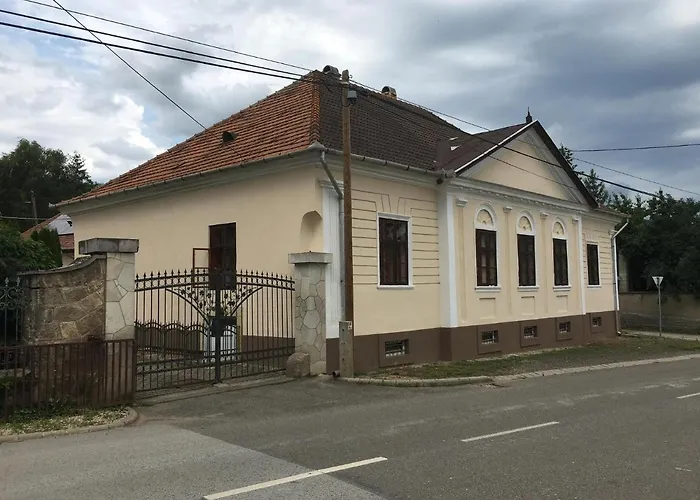 Kiraly Panzio Tolcsva